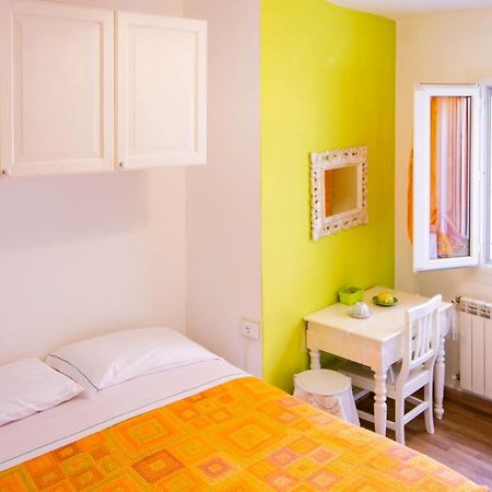 solemagia in via roma Hotel Vernazza Esterno foto